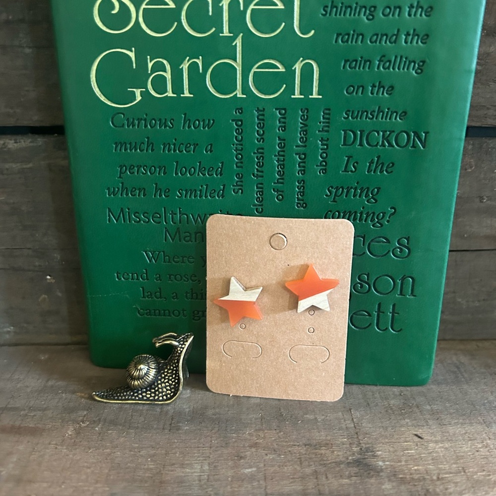 NWT orange wood and resin post earrings star shaped